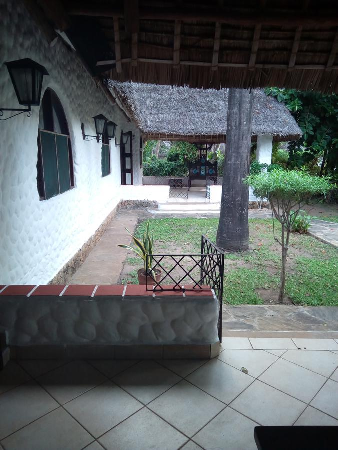 Fast Care Villa Bavaria Mombasa Exterior photo