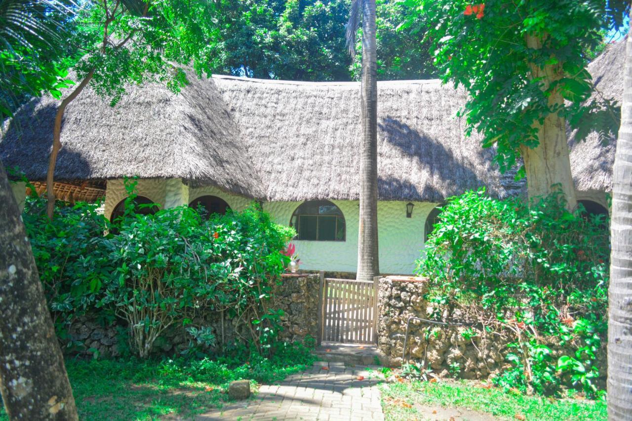 Fast Care Villa Bavaria Mombasa Exterior photo